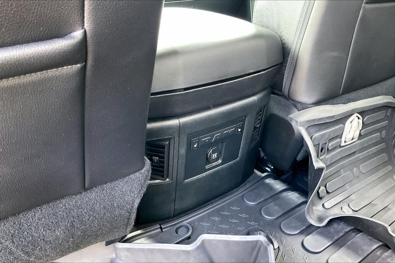 Used 2017 RAM 1500 Laramie w/ Convenience Group AWD/4WD image 33