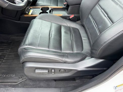 Used 2020 Honda CR-V Touring image 22