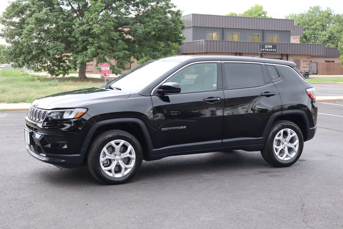 Used 2024 Jeep Compass Sport AWD/4WD image 10