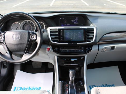 Used 2016 Honda Accord EX-L image 25