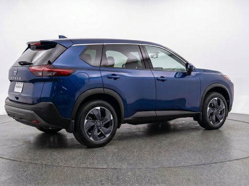 Used 2025 Nissan Rogue SV FWD image 9