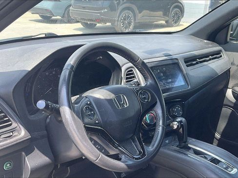 Used 2019 Honda HR-V Sport image 8