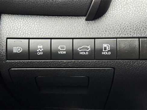 Used 2021 Toyota Camry XLE w/ Navigation Upgrade Package image 44