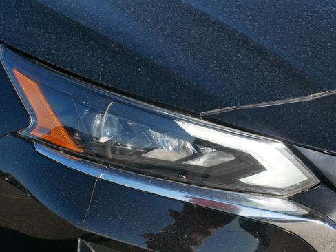 Used 2024 Nissan Altima 2.5 SV image 21