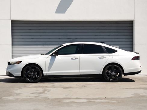 Used 2025 Honda Accord Sport image 2