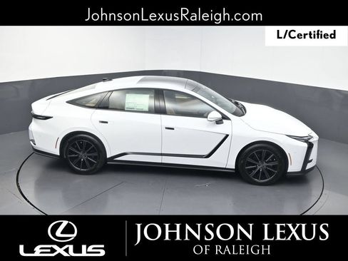 Used 2026 Lexus ES 350h AWD w/ Cold Area Package image 28