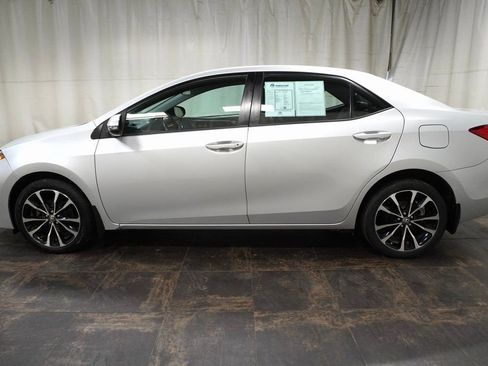Used 2017 Toyota Corolla SE w/ SE Premium Package FWD image 9
