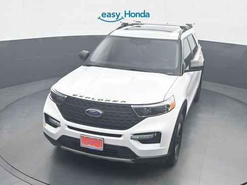 Used 2021 Ford Explorer XLT w/ Equipment Group 202A AWD/4WD image 20