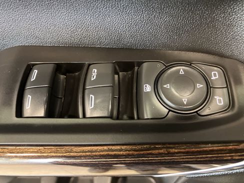 Used 2021 GMC Sierra 1500 Elevation w/ Preferred Package image 14