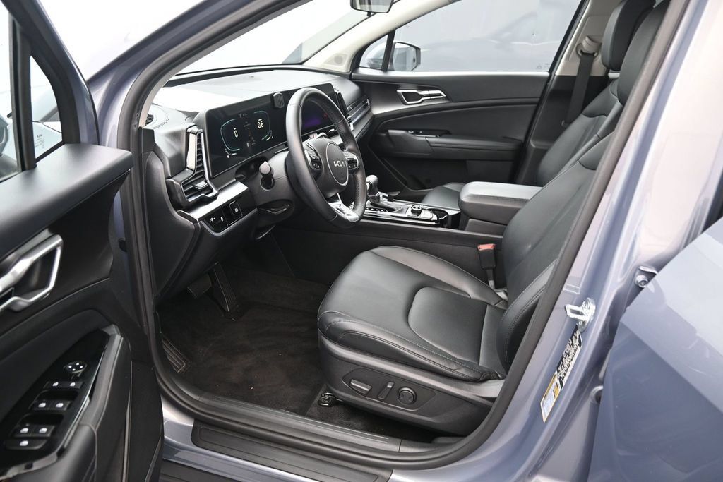 Used 2023 Kia Sportage EX FWD image 13