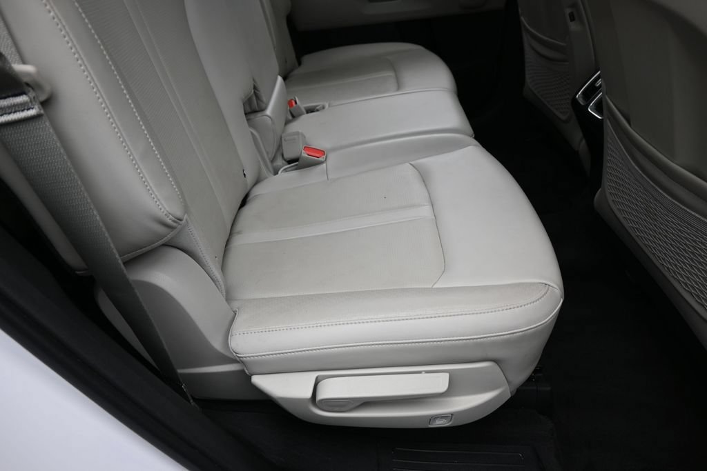 Used 2024 Kia Sorento S w/ Panoramic Sunroof Package FWD image 42