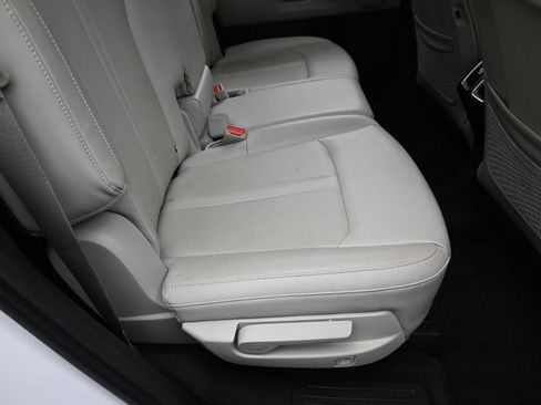 Used 2024 Kia Sorento S w/ Panoramic Sunroof Package FWD image 42