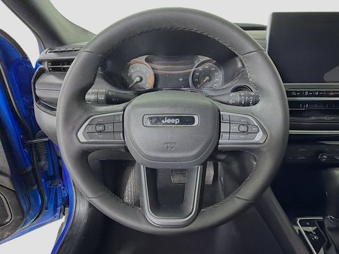 Used 2025 Jeep Compass Latitude w/ Altitude Special Edition AWD/4WD image 14