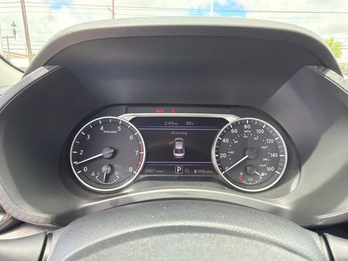 Used 2025 Nissan Sentra SR FWD image 6