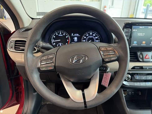 Used 2020 Hyundai Elantra GT FWD image 27