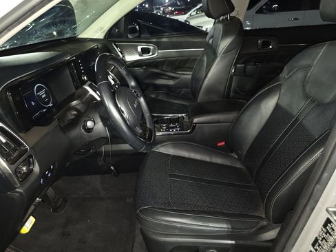 Used 2023 Kia Sorento SX image 7
