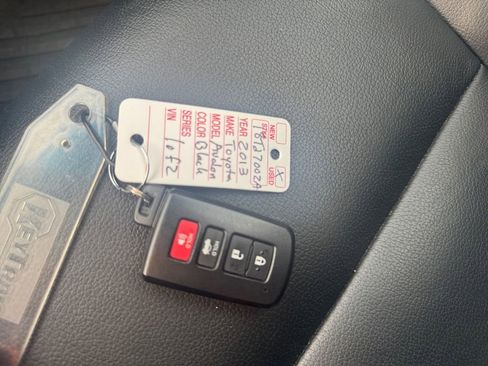 Used 2013 Toyota Avalon XLE Touring image 32