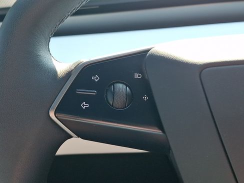 Used 2024 Tesla Cybertruck AWD Crew Cab image 20