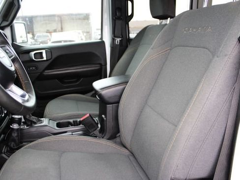 Used 2024 Jeep Wrangler Unlimited Sahara AWD/4WD image 36