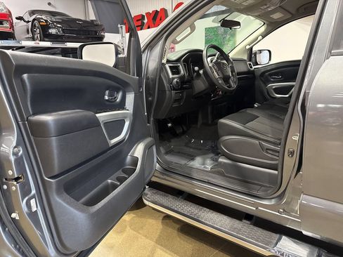 Used 2019 Nissan Titan SV AWD/4WD image 93