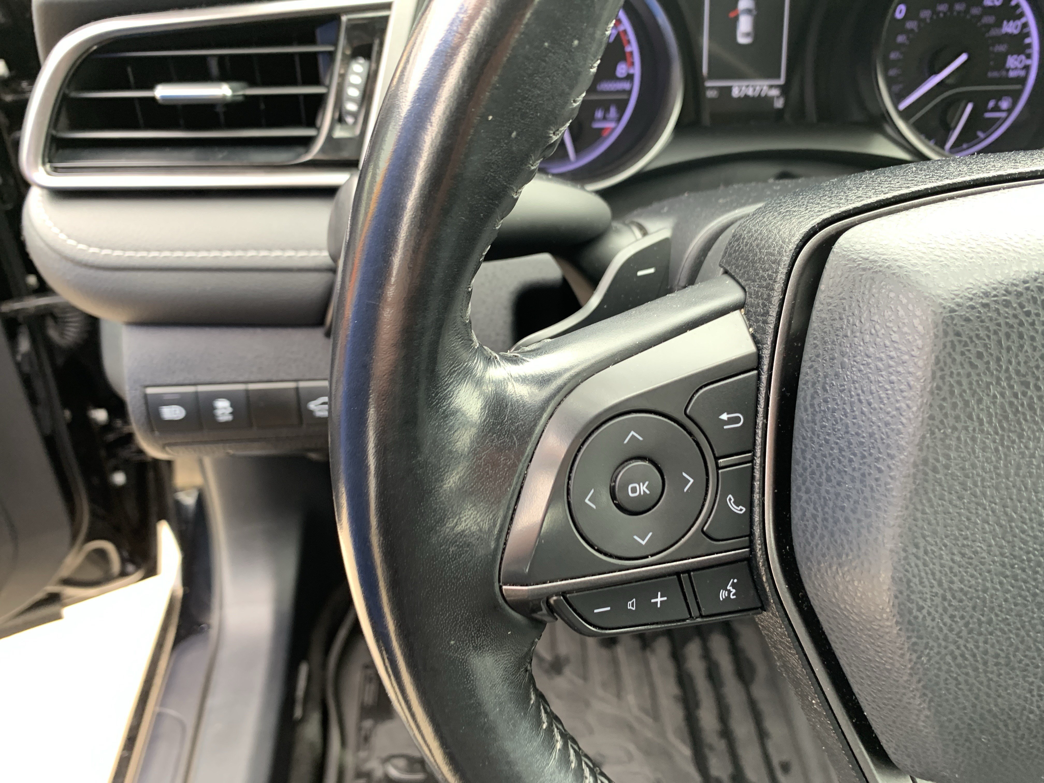 Used 2021 Toyota Camry SE FWD image 19