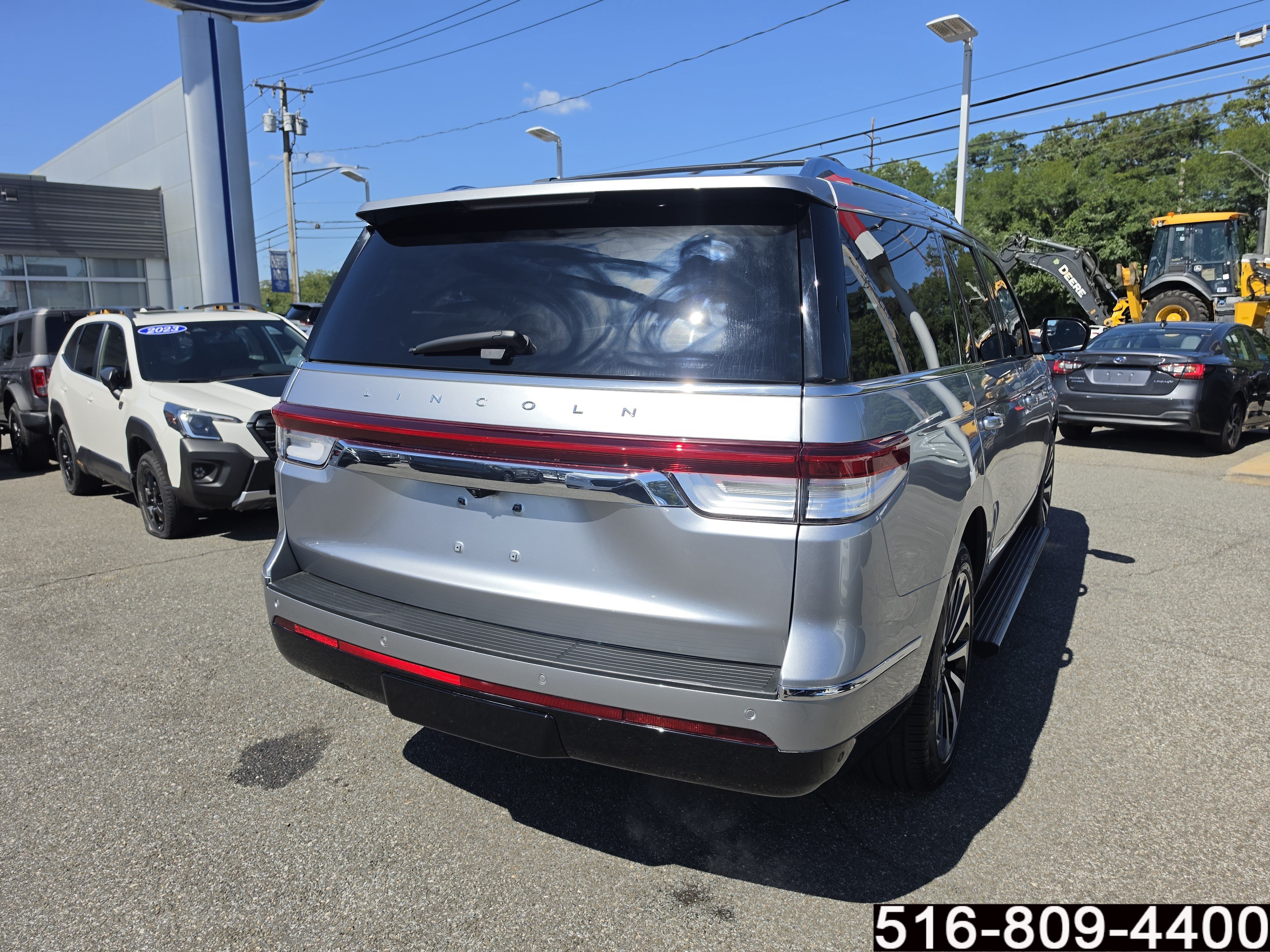 Used 2023 Lincoln Navigator Reserve AWD/4WD image 5