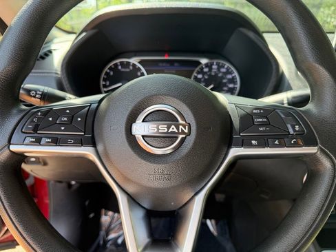 Used 2024 Nissan Sentra SV FWD image 22