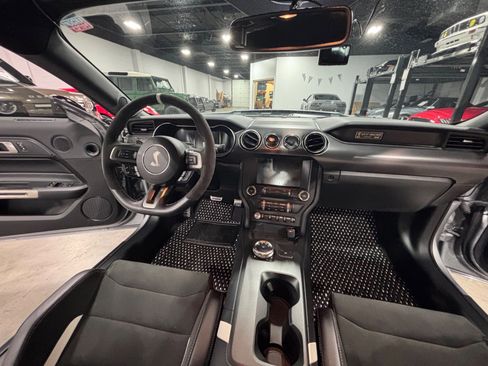 Used 2022 Ford Mustang Shelby GT500 w/ Technology Package image 44