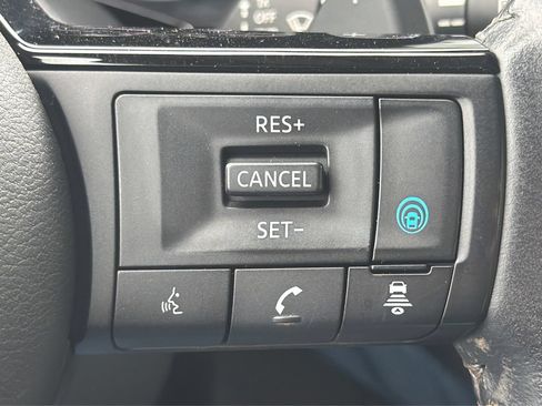 Used 2022 Nissan Pathfinder SL w/ Lighting Package (N92) AWD/4WD image 35