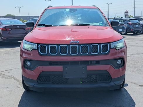 Used 2024 Jeep Compass Latitude AWD/4WD image 9