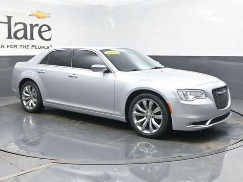 Used 2020 Chrysler 300 Touring L w/ Quick Order Package 2EF image 6