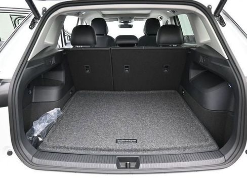 New 2026 Volkswagen Tiguan SE image 12