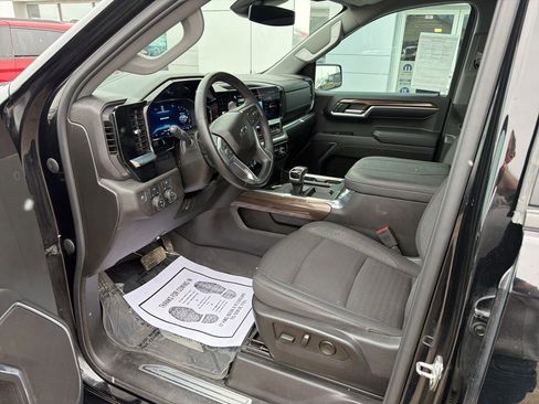 Used 2024 Chevrolet Silverado 1500 RST image 11