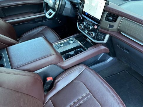 Used 2024 Ford Expedition Max Limited AWD/4WD image 17