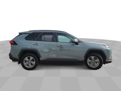 Used 2022 Toyota RAV4 XLE w/ Convenience Package image 9
