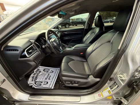 Used 2018 Toyota Camry SE image 11