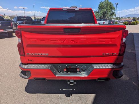 Used 2019 Chevrolet Silverado 1500 Custom w/ Custom Value Package AWD/4WD image 4
