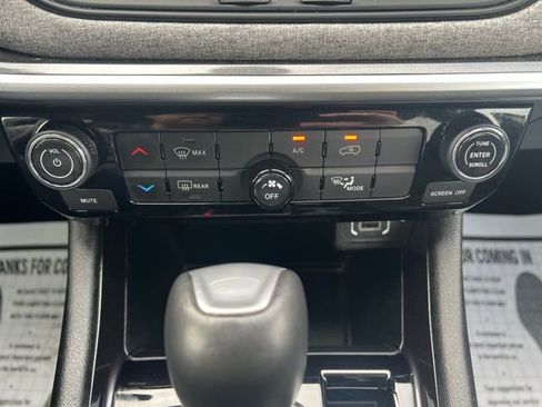 Used 2024 Jeep Compass Latitude AWD/4WD image 18