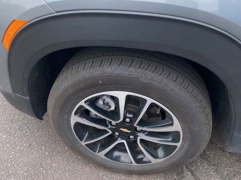 Used 2025 Chevrolet TrailBlazer LT AWD/4WD image 16