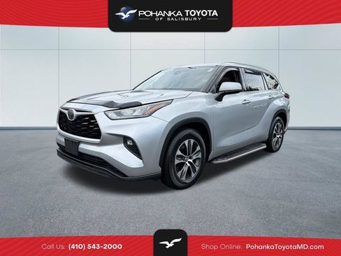 Used 2020 Toyota Highlander XLE FWD image 1