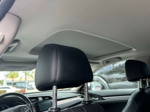 Used 2016 Honda Civic Touring image 8