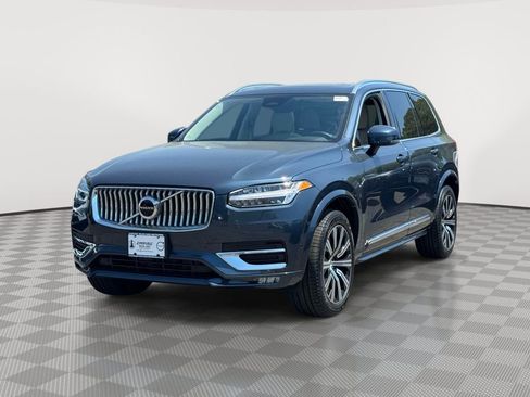 Used 2023 Volvo XC90 B6 Plus AWD/4WD image 2