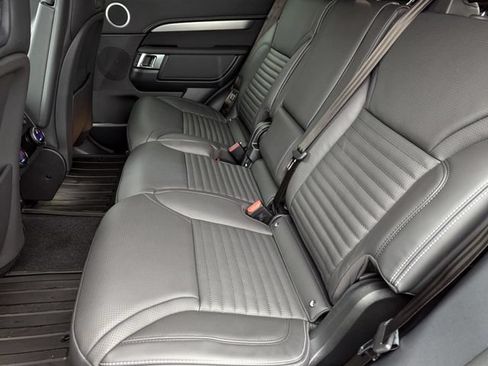 New 2025 Land Rover Discovery Dynamic SE AWD/4WD image 15