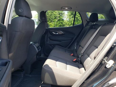 Used 2023 GMC Terrain SLE w/ Driver Convenience Package FWD image 11