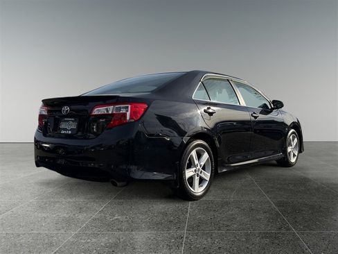 Used 2013 Toyota Camry SE FWD image 6