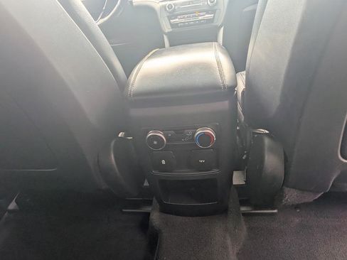 Used 2020 Ford Explorer XLT w/ Equipment Group 202A AWD/4WD image 44