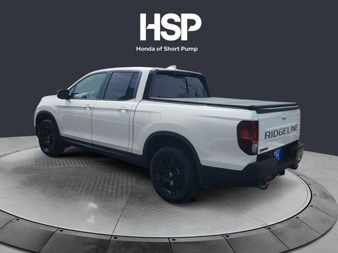 Certified 2024 Honda Ridgeline Black Edition image 3