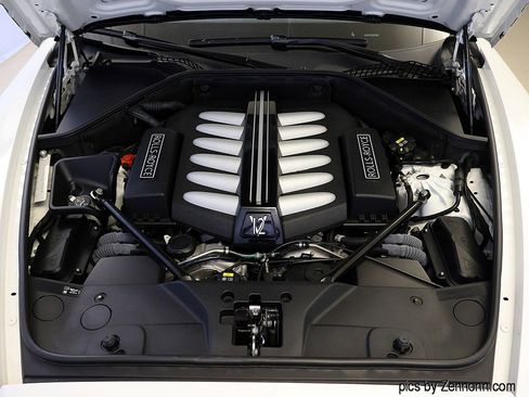 Used 2020 Rolls-Royce Dawn image 33