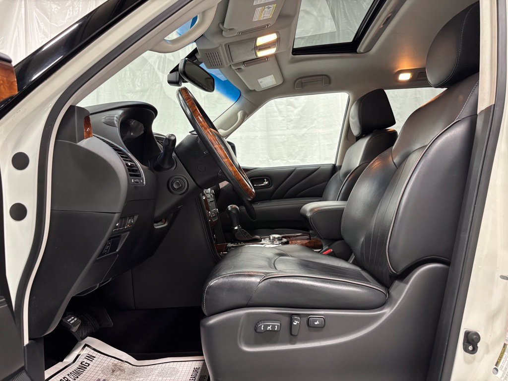 Used 2015 INFINITI QX80 4WD w/ Deluxe Technology Package image 14