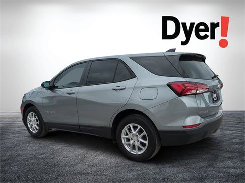 Used 2024 Chevrolet Equinox LS w/ Driver Confidence II Package image 6